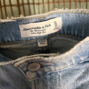 Abercrombie & Fitch Ultra High Rise 90s Straight Jeans